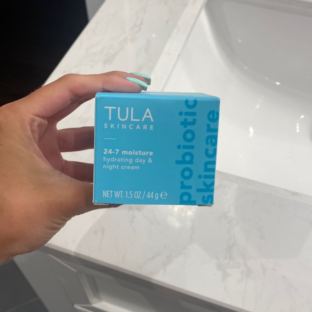 Tula 24-7 moisture day and night cream